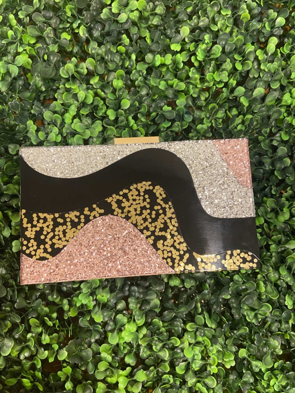 Glitter Wave Resin Clutch - Green & Gold